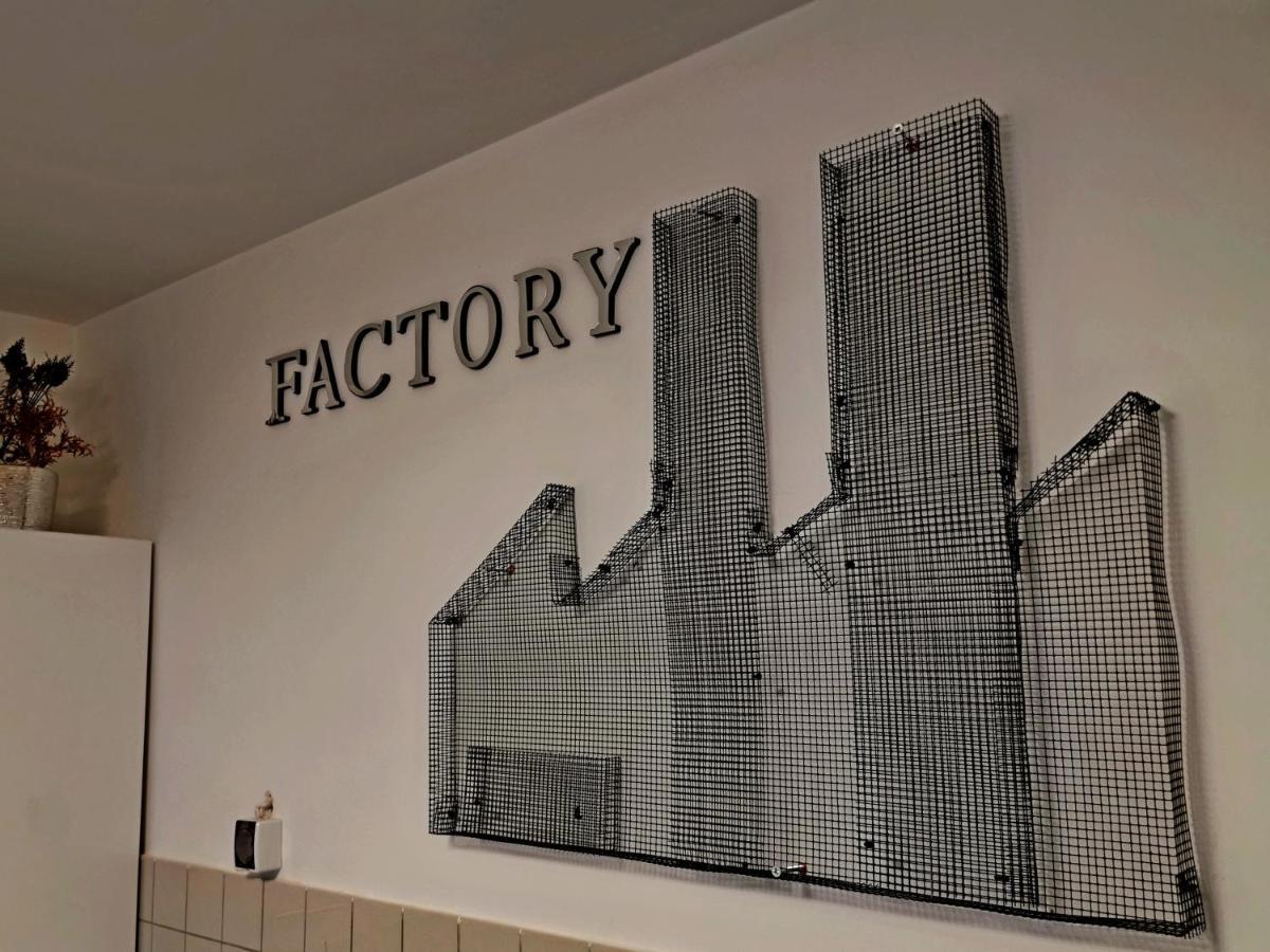 דירות אוסילק Factory - Self Check In מראה חיצוני תמונה